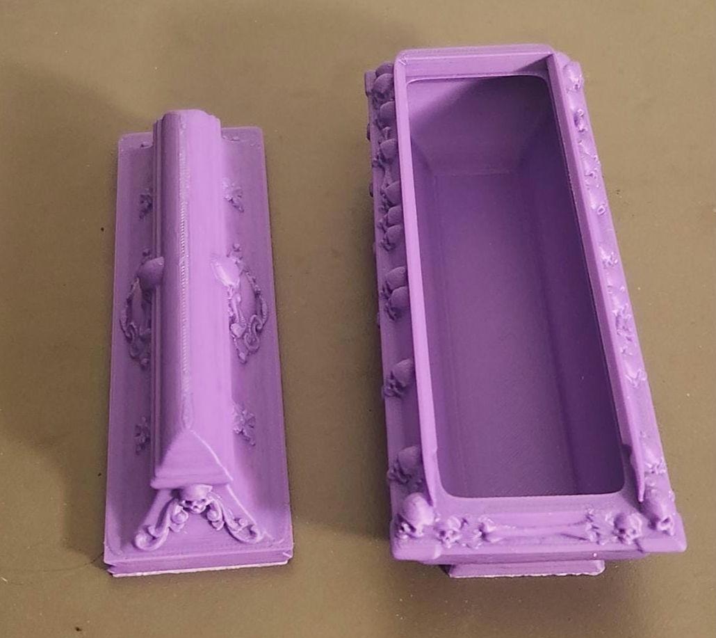 Skull Casket Dice Holder – Crypt of the Cursed Roll